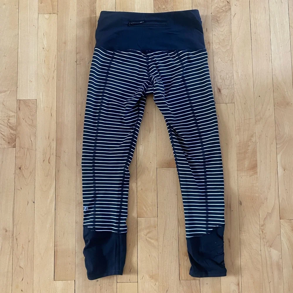 Lululemon Runday Parallel Black and White Crop Leggings - Picture 3 of 8